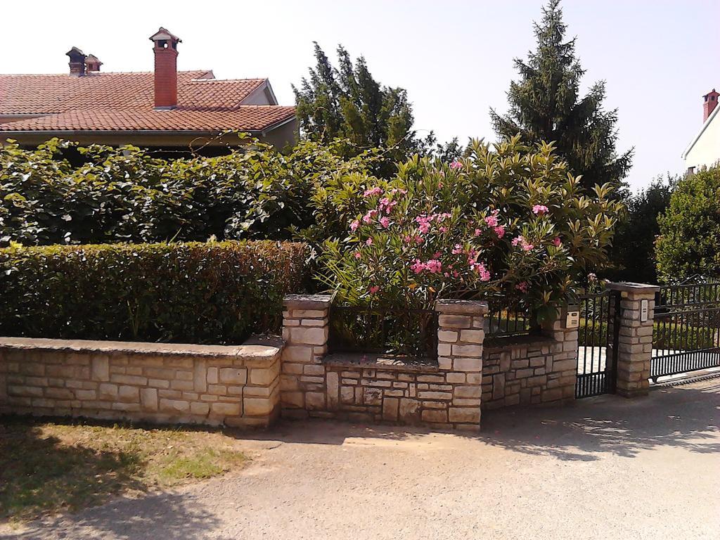 Apartment Slavica Vrvari Пореч Екстер'єр фото